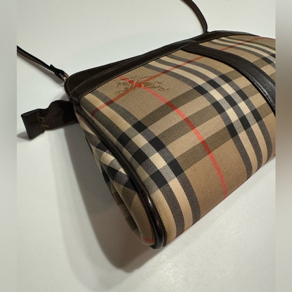 Burberry crossbody bag with provided sling - Picture 5 of 16